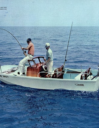 Boston Whaler 16′7″ Classic — vintage photo